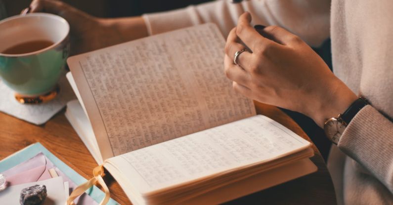 How Can Journaling Promote Self-reflection?